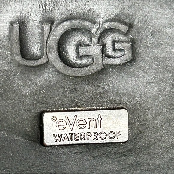 UGG Black Leather & Plaid Adirondack II Vibrum Waterproof Winter Boots Sz 8.5 - Picture 11 of 14